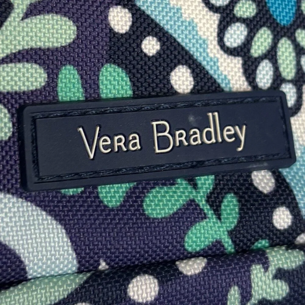 Vera Bradley Lighten Up Baby Wipes Pouch Blue Island Medallion Bag Navy White